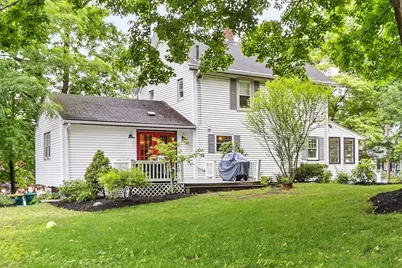 7 Intervale St, Woburn, MA 01801 - Photo 9