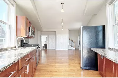 1043 Winthrop Ave, Revere, MA 02151 - Photo 5