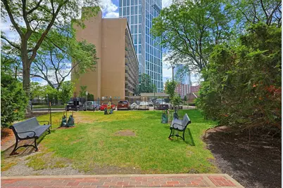 6 Whittier Pl #7B, Boston, MA 02114 - Photo 23