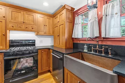 392 Greenfield Rd, Deerfield, MA 01342 - Photo 9