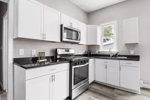21 Oakland St, Fitchburg, MA 01420 - Photo 5