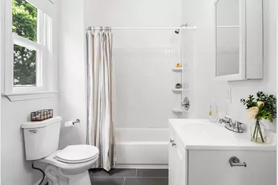 21 Oakland St, Fitchburg, MA 01420 - Photo 11