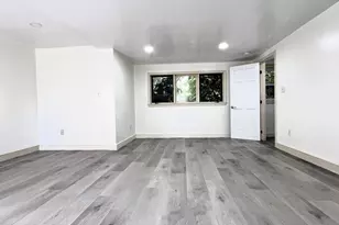 6 Oakland Cir, Wellesley, MA 02481 - Photo 9