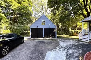 6 Oakland Cir, Wellesley, MA 02481 - Photo 3