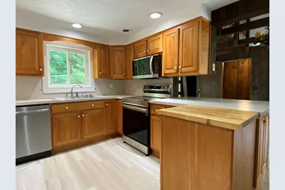 30 Beechmont St, Worcester, MA 01609 - Photo 7
