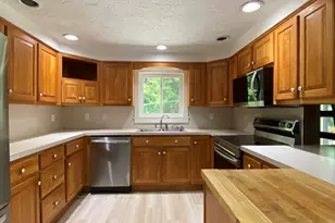 30 Beechmont St, Worcester, MA 01609 - Photo 5