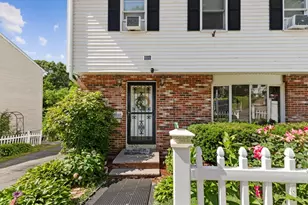 70 Crescent Ln, Malden, MA 02148 - Photo 3