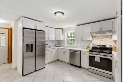 70 Crescent Lane, Malden, MA 02148 - Photo 9