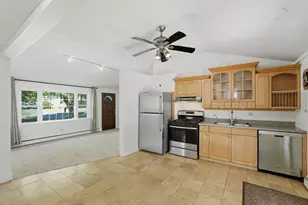 251 Shady Brook Ln, Springfield, MA 01118 - Photo 5