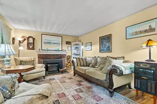 4 Laurel St, Woburn, MA 01801 - Photo 15