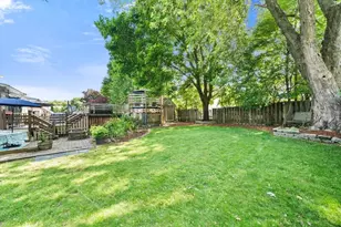 4 Laurel St, Woburn, MA 01801 - Photo 33