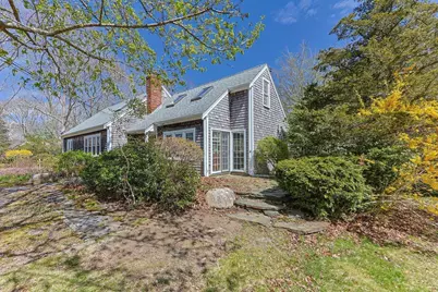 90 Comanche Dr, Falmouth, MA 02540 - Photo 9