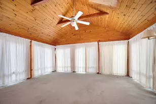 1076 Hill St, Northbridge, MA 01534 - Photo 9
