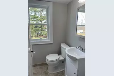 21 Woburn St, Waltham, MA 02453 - Photo 25