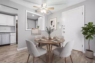 13 Hallmark Garden, Burlington, MA 01803 - Photo 5