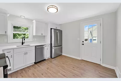 56 Glenwood St, Ludlow, MA 01056 - Photo 15