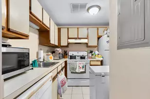 35 Longworth Ave, Brockton, MA 02301 - Photo 9