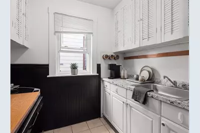 12 Douglas Ave, Somerville, MA 02145 - Photo 5