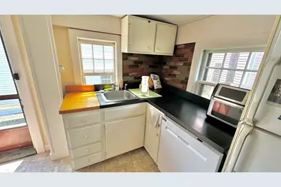1 Washington St #1, Marblehead, MA 01945 - Photo 3