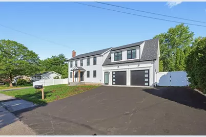 8 Vassar Dr, Milford, MA 01757 - Photo 3