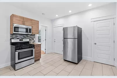 8 Roach St, Boston, MA 02125 - Photo 3