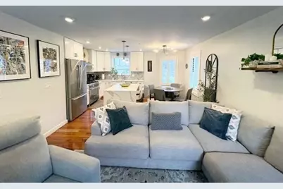 242 R Broadway #1, Somerville, MA 02145 - Photo 9
