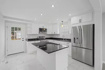 298 King St, Fall River, MA 02724 - Photo 3
