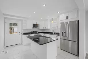 298 King St, Fall River, MA 02724 - Photo 3