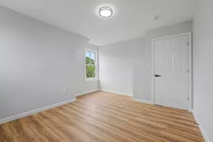 298 King St, Fall River, MA 02724 - Photo 9