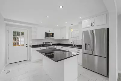 298 King St, Fall River, MA 02724 - Photo 3