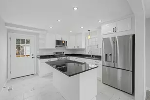 298 King St, Fall River, MA 02724 - Photo 3