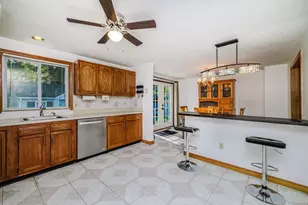 40 Azalea Dr, Taunton, MA 02718 - Photo 5