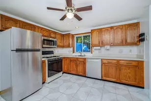 40 Azalea Dr, Taunton, MA 02718 - Photo 7
