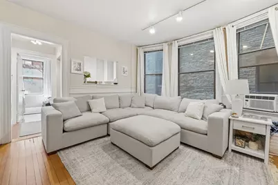 362-366 Commonwealth #4D, Boston, MA 02115 - Photo 3