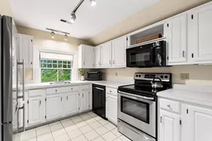 39 Broad St, Newburyport, MA 01950 - Photo 15