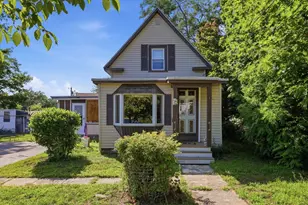 48 Grant St, Dracut, MA 01826 - Photo 1
