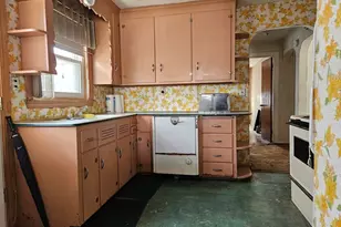 29 Bateman Ave, Revere, MA 02151 - Photo 17
