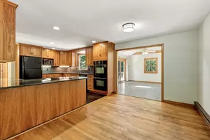 418 State St, Amherst, MA 01002 - Photo 7