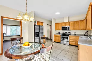 21 Arrowsic St, Worcester, MA 01604 - Photo 5