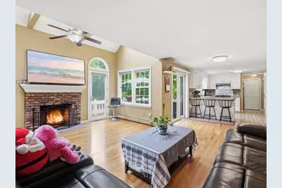 293 Davis Street, Northborough, MA 01532 - Photo 9