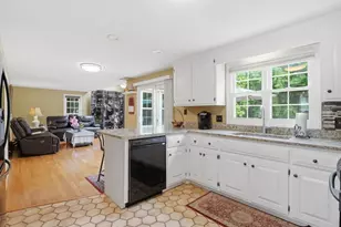 293 Davis St, Northborough, MA 01532 - Photo 11