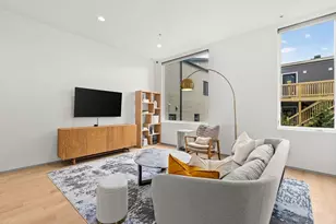 537 E 1st St, Boston, MA 02127 - Photo 7