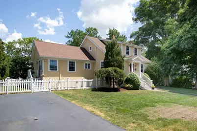 126 Grove Ave, Somerset, MA 02726 - Photo 3