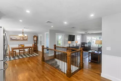 23 Mountainview St, Chicopee, MA 01020 - Photo 9