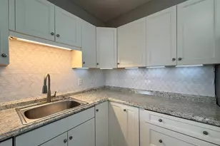 630 Metropolitan Ave, Boston, MA 02136 - Photo 15