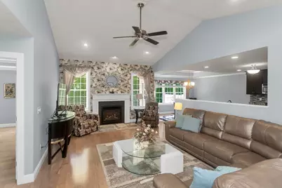 156 Stonybrook Way #156, South Hadley, MA 01075 - Photo 3