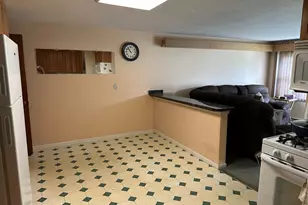 8 Bishop St, Leominster, MA 01453 - Photo 7