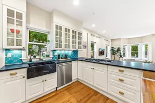 36 Oak St, Somerville, MA 02143 - Photo 5