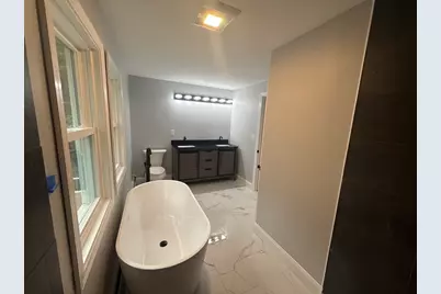 658 Berkley St, Berkley, MA 02779 - Photo 15