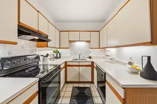 86 Walnut St, Boston, MA 02122 - Photo 15